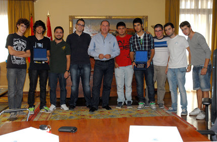 José Carlos Boza recibió a los grupos locales de Valdemoro