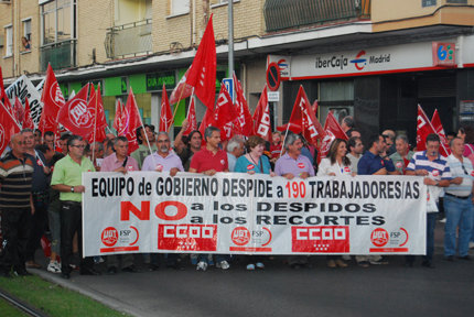 Los trabajadores del Ayuntamiento de Parla protestan por los 190 despidos