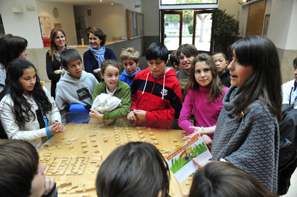 Un centenar de alumnos visita el Ayuntamiento de Villanueva de la Cañada.