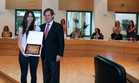 Alcobendas homenajea a su vecina Lucía Cobarro, por obtener la nota más alta de Selectividad 