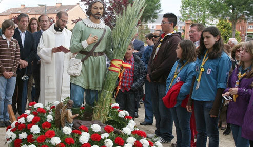 Los 2.900 euros recaudados en San Isidro para Cáritas y la Fundación Fabretto