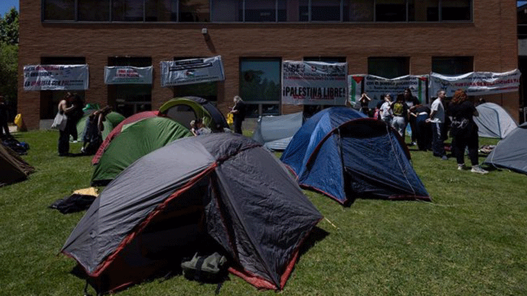 Una red de docentes universitarios agradece a los estudiantes acampados por Palestina su 'resistencia e integridad'