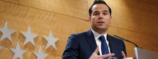 Madrid clama a Sánchez: Reclama 'medidas contundentes' y obligar a quedarse en casa