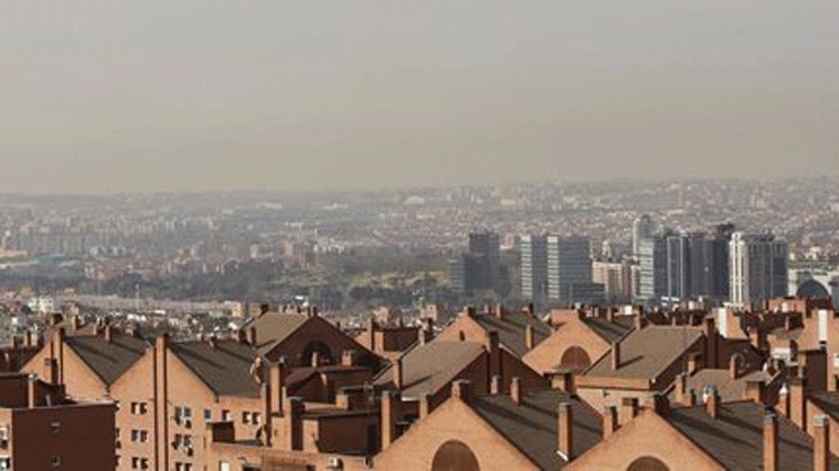 La contaminación del aire por ozono se dispara en Madrid y disminuye en el resto