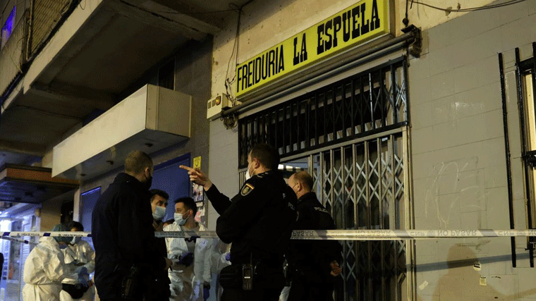 La fiscal califica de asesinato el doble crimen de un taxista en el bar `La Espuela´: 'Les ejecutó'