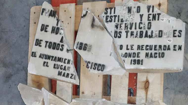 UGT insta por escrito a Almeida a que reponga inmediatamente la placa a Largo Caballero en la Junta de Chamberí