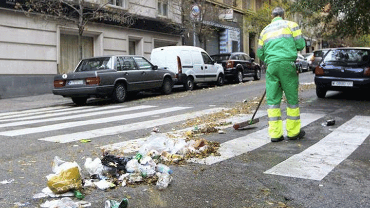 Facua reclama a Carmena mejoras 'urgentes' en la limpeza y recogida de basuras