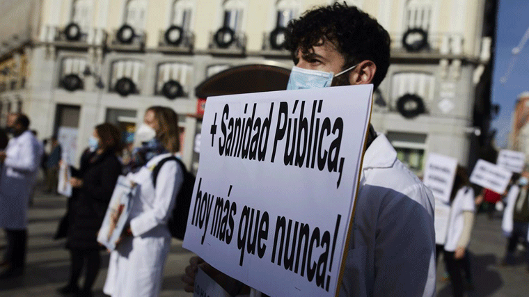 Médicos y facultativos aplazan al día 10 el inicio de la huelga indefinida