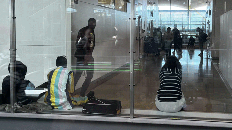 Cae una red que introducía por Barajas a migrantes senegaleses solicitantes de asilo desde Marruecos