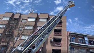 Una mujer mata a puñaladas a su vecina y muere al tirarse por la ventana