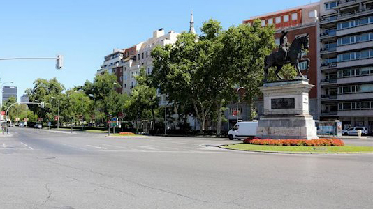 Aparcamientos en parcelas municipales para dejar espacio a peatones y 36 calles peatonalizadas