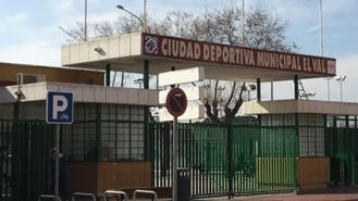 El PSOE alerta del 'saqueo' en las máquinas expendoras del polideportivo El Val por 'falta de vigilancia'
