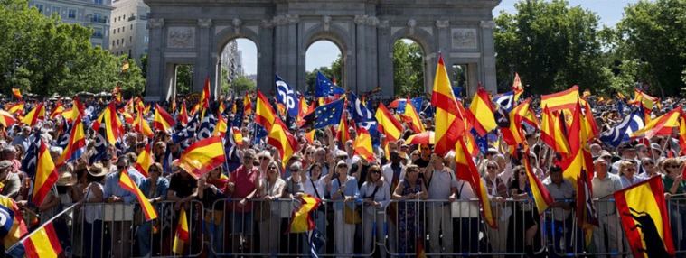 Guerra de cifras :El PP habla de 80.000 asistentes a su protesta, Delegación de Gobierno lo rebaja a 20.000