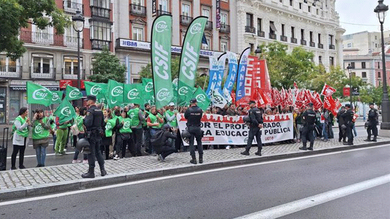 Sindicatos educativos en huelga por menor horario lectivo y libre elección de jornada