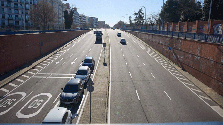 Vecinos de Aluche y Campamento cortarán la A-5 para exigir que el soterramiento llegue a la avenida de los Poblados