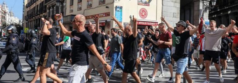 Ultras del Feyenoord por las calles de Madrid