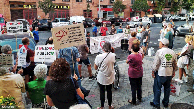 Vecinos de Carabanchel volverán a manifestarse para reclamar mejoras en el Centro de Salud de Abrantes